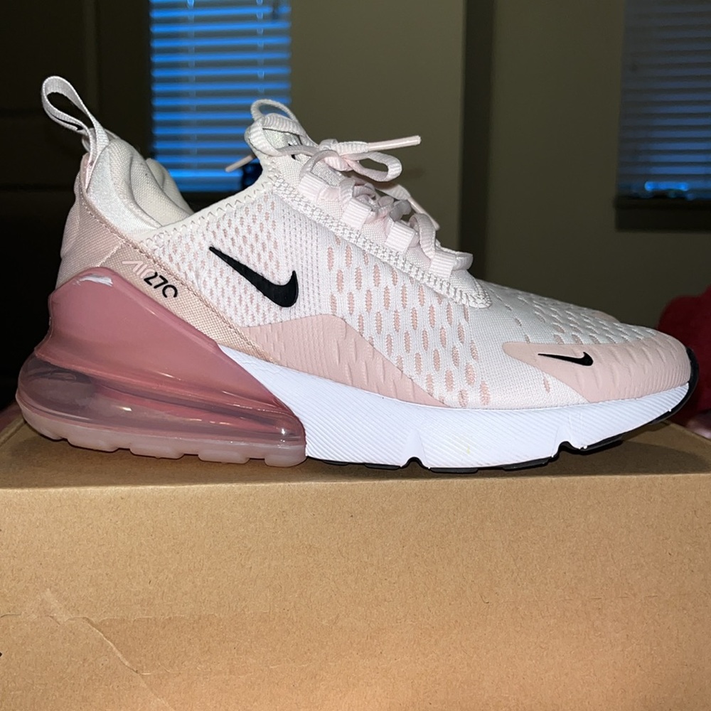 Nike Air Max 270